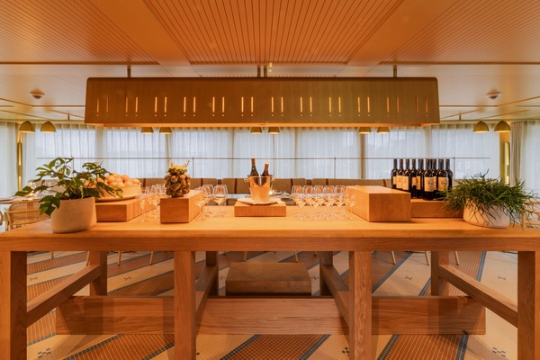 APT Guided Tours & River Cruises APT Solara & APT Ostara The Gruner Bar & Dining Interior 3 ©APT Guided Tours & River Cruises.jpg